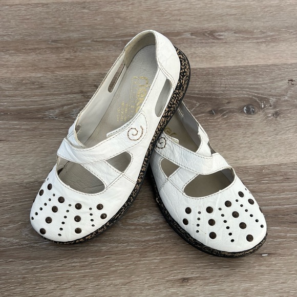 White Rieker Artistress MaryJanes. Super comfy and cute. - Picture 1 of 4